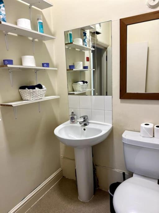 Spacious 2br Flat Near Hyde Park * Londra