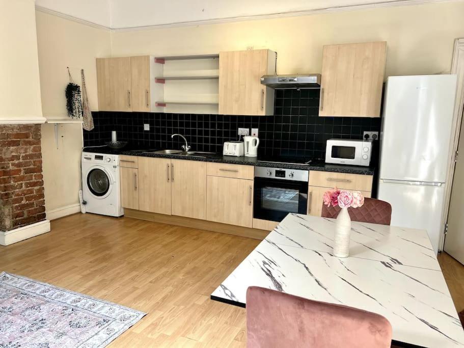 Appartamento Spacious 2br Flat Near Hyde Park