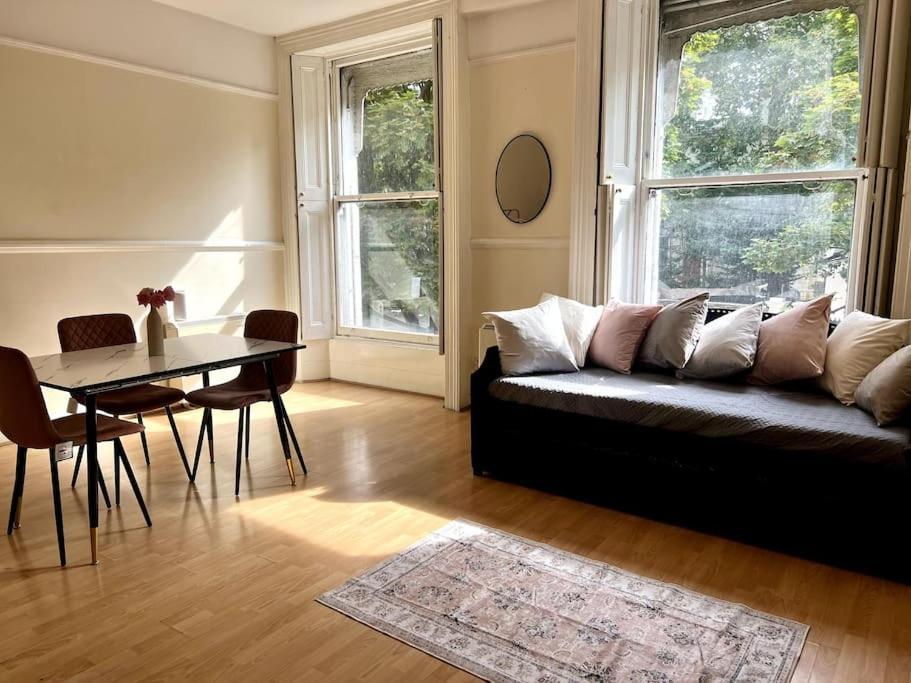 Spacious 2br Flat Near Hyde Park * Londra