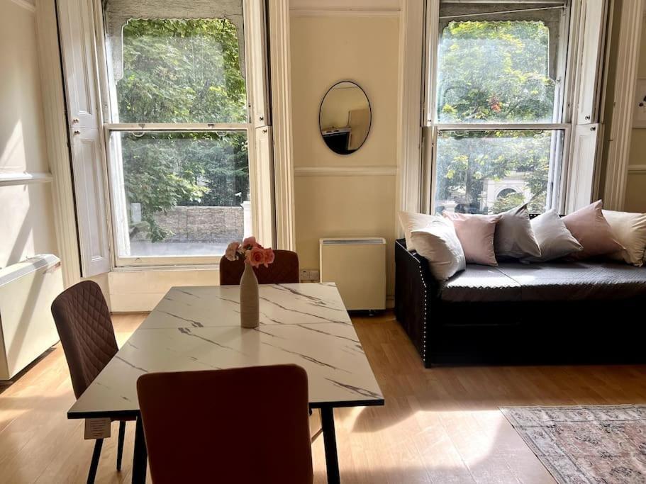 Spacious 2br Flat Near Hyde Park